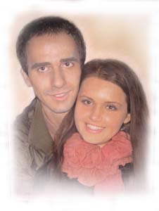 шаржист на свадьбу в Минске шарж парочки с красным шарфом